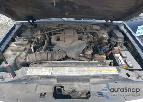 2001 Ford Explorer Eddie Bauer из США, поврежденный, VIN 1FMZU64E81ZA81326